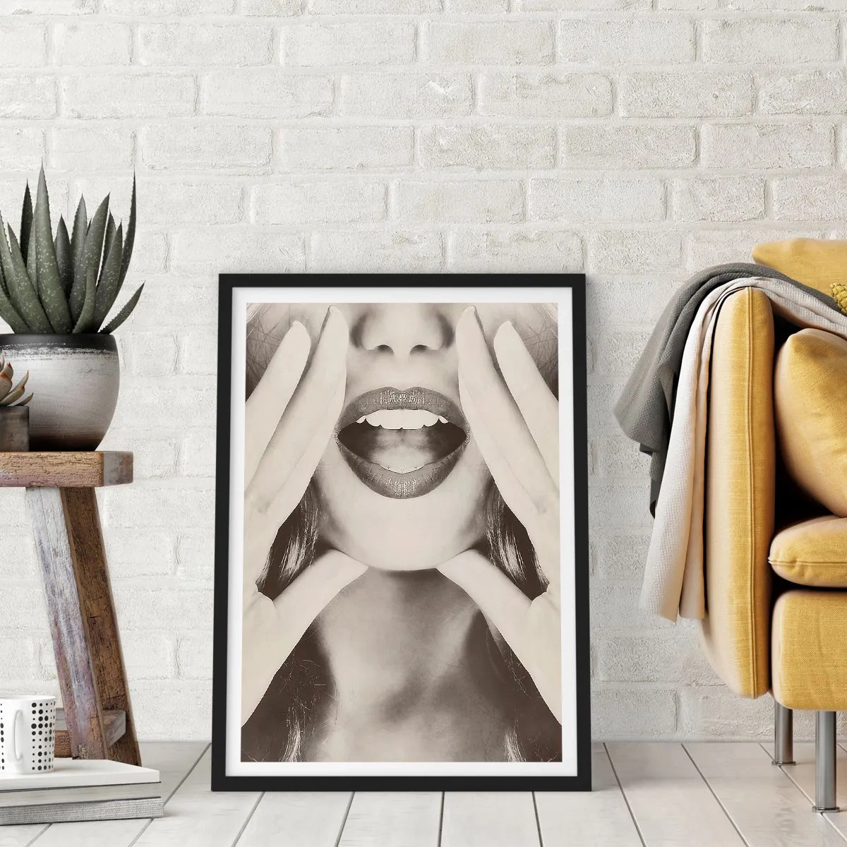 Pôster com moldura preta - Close artístico de lábios em estilo monocromático - 50x70cm - Já vou! - Decoração de parede moderna para a sala de estar e quarto ARTTOR