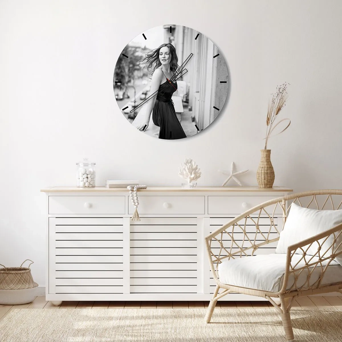 Relógio de parede - Relógio em vidro - Brotos de protea com folhas verde-azuladas sobre fundo branco - 30x30cm - Certamente uma parisiense - Decoração de parede moderna para a sala de estar, cozinha e quarto ARTTOR