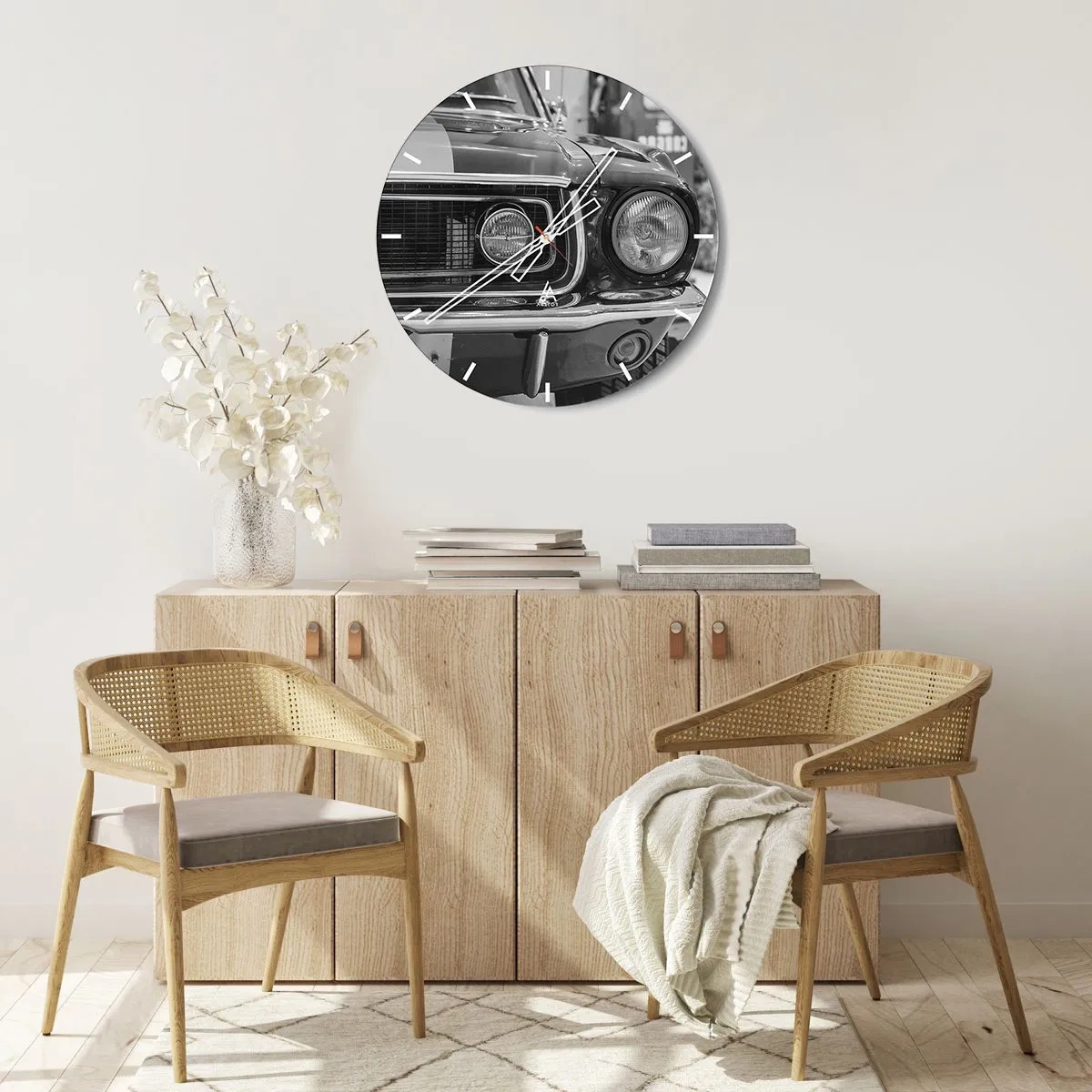 Relógio de parede - Relógio em vidro - Gráfico frontal de carro clássico em preto e branco - 30x30cm - Condução perigosa - Decoração de parede moderna para a sala de estar, cozinha e quarto ARTTOR