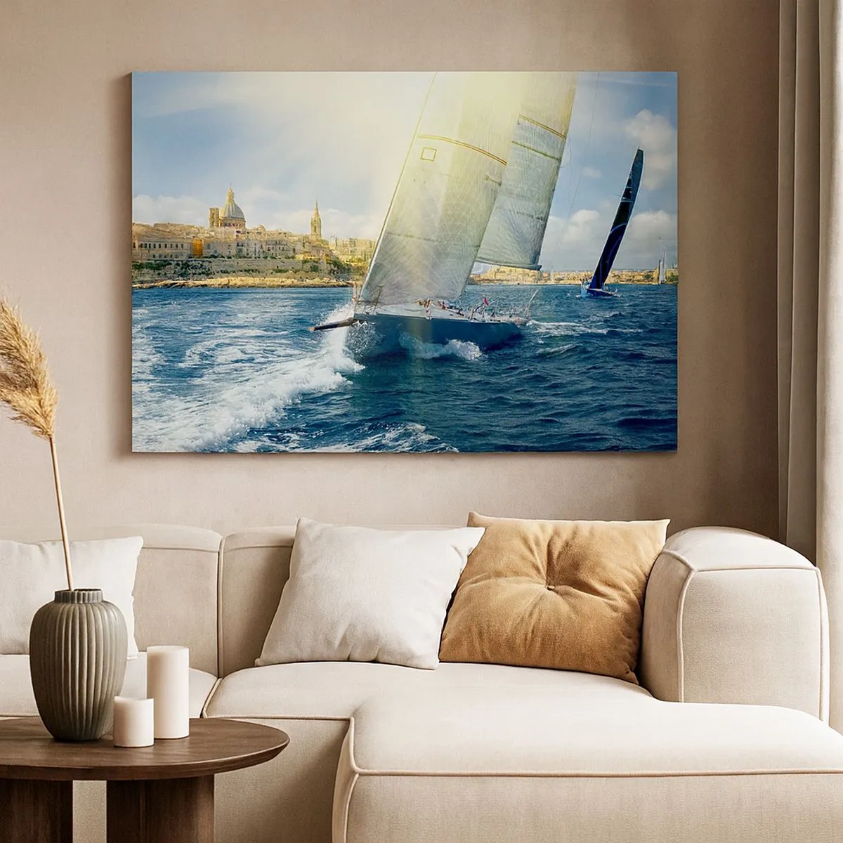 Quadro em tela - Regata de iates com o litoral ensolarado como pano de fundo - 70x50cm - É hora de deixar a cidade - Decoração de parede moderna para a sala de estar e quarto ARTTOR