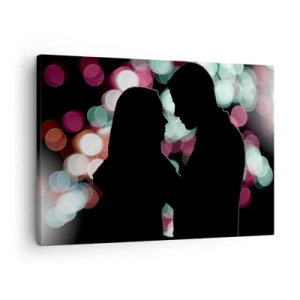 Quadro em tela - Silhuetas de um casal contra um fundo de luzes coloridas bokeh - 70x50cm - Sim! - Decoração de parede moderna para a sala de estar e quarto ARTTOR