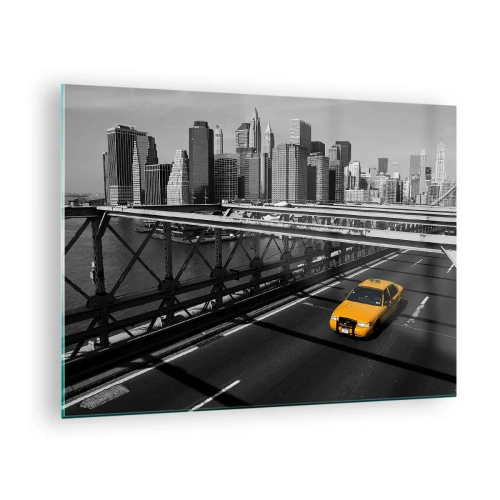 Quadro em vidro - Um táxi amarelo em uma ponte com vista para Manhattan - 70x50cm - A cor da cidade grande - Decoração de parede moderna para a sala de estar e quarto ARTTOR