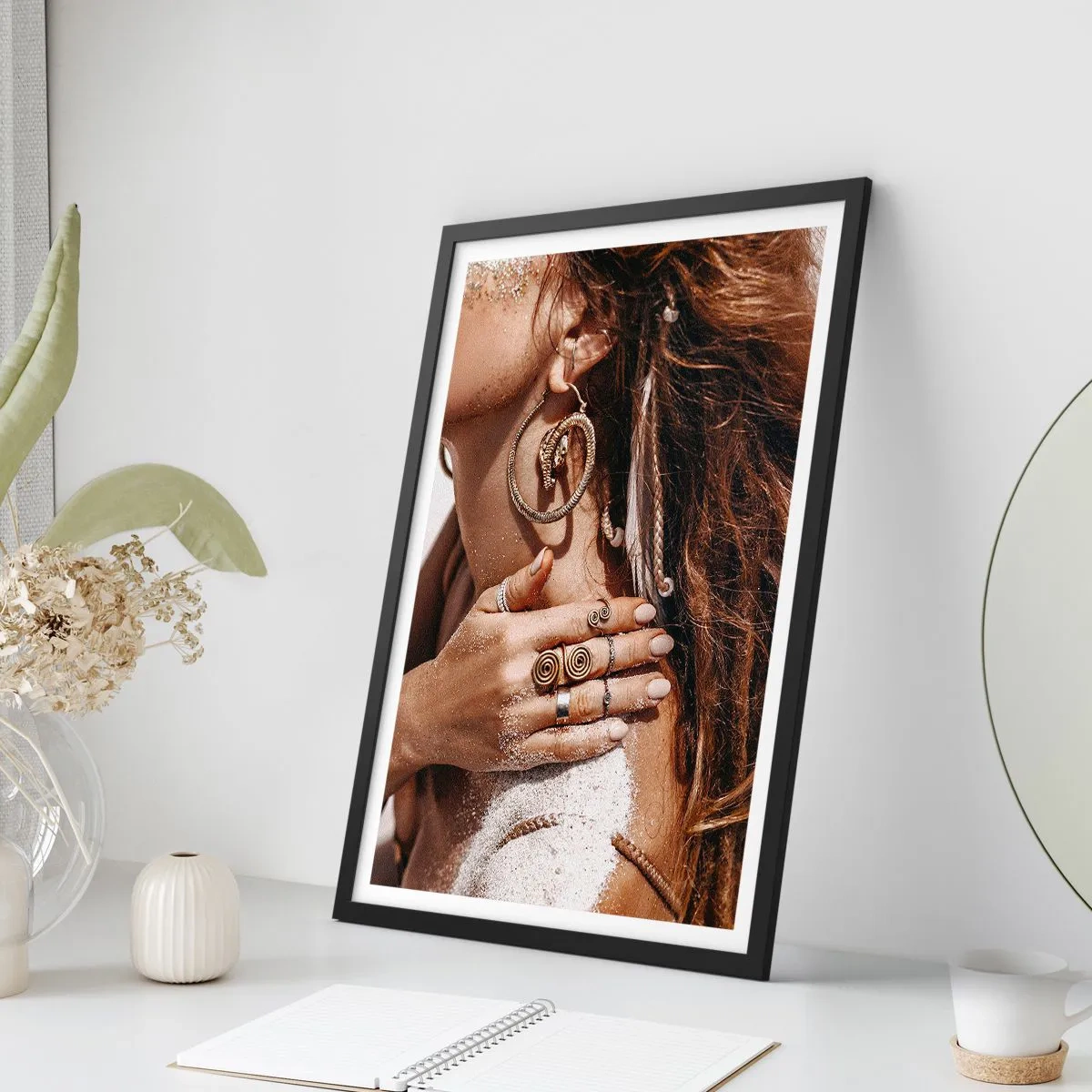 Pôster com moldura preta - A rainha da praia selvagem - 30x40 cm