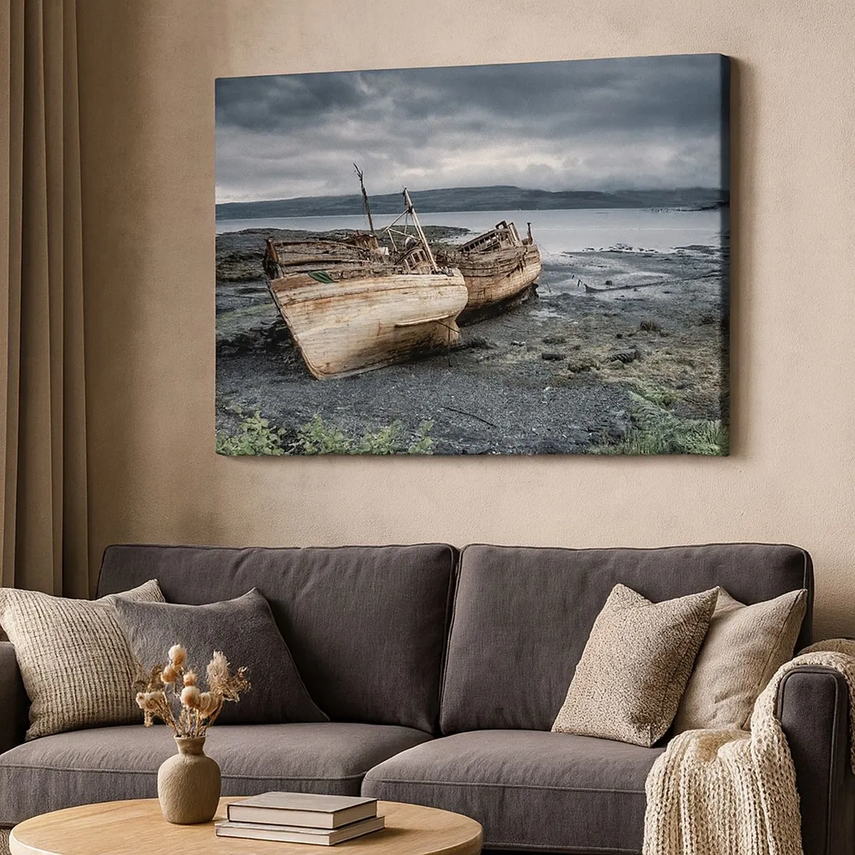 Quadro em tela - Barcos abandonados na praia em uma cena chuvosa - 70x50cm - Como simbolo de um trabalho digno - Decoração de parede moderna para a sala de estar e quarto ARTTOR