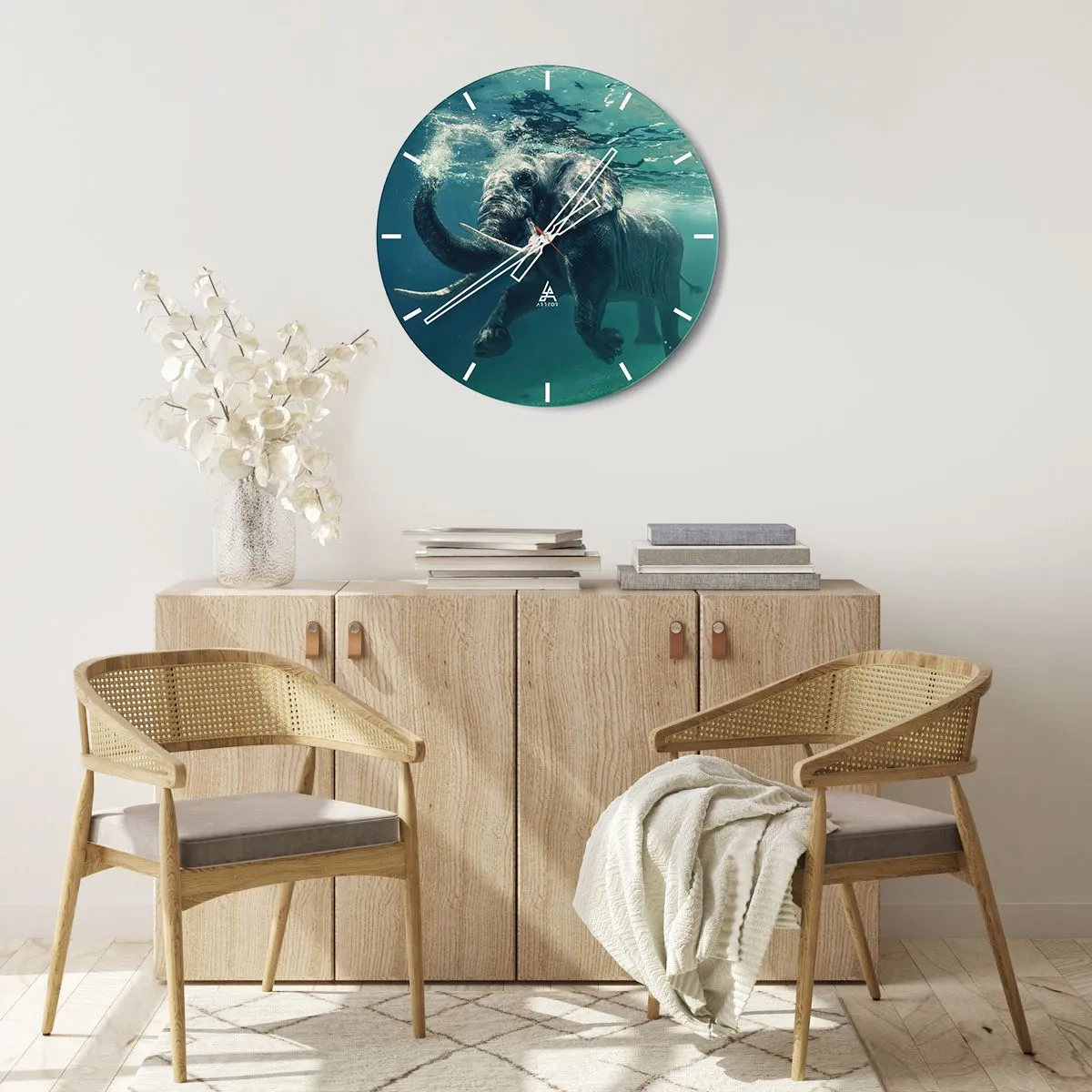 Relógio de parede - Relógio em vidro - Um elefante nadando debaixo d'água em seu ambiente natural - 30x30cm - Todo mundo gosta de nadar - Decoração de parede moderna para a sala de estar, cozinha e quarto ARTTOR