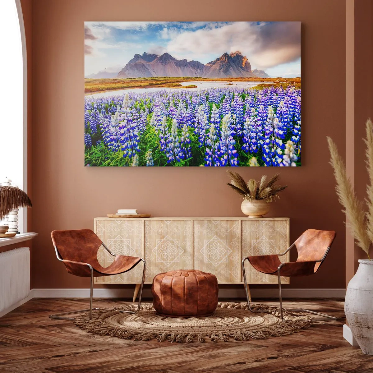 Quadro em tela - Flores em uma paisagem montanhosa com um céu pitoresco - 70x50cm - Força e severidade ao lado da suavidade - Decoração de parede moderna para a sala de estar e quarto ARTTOR