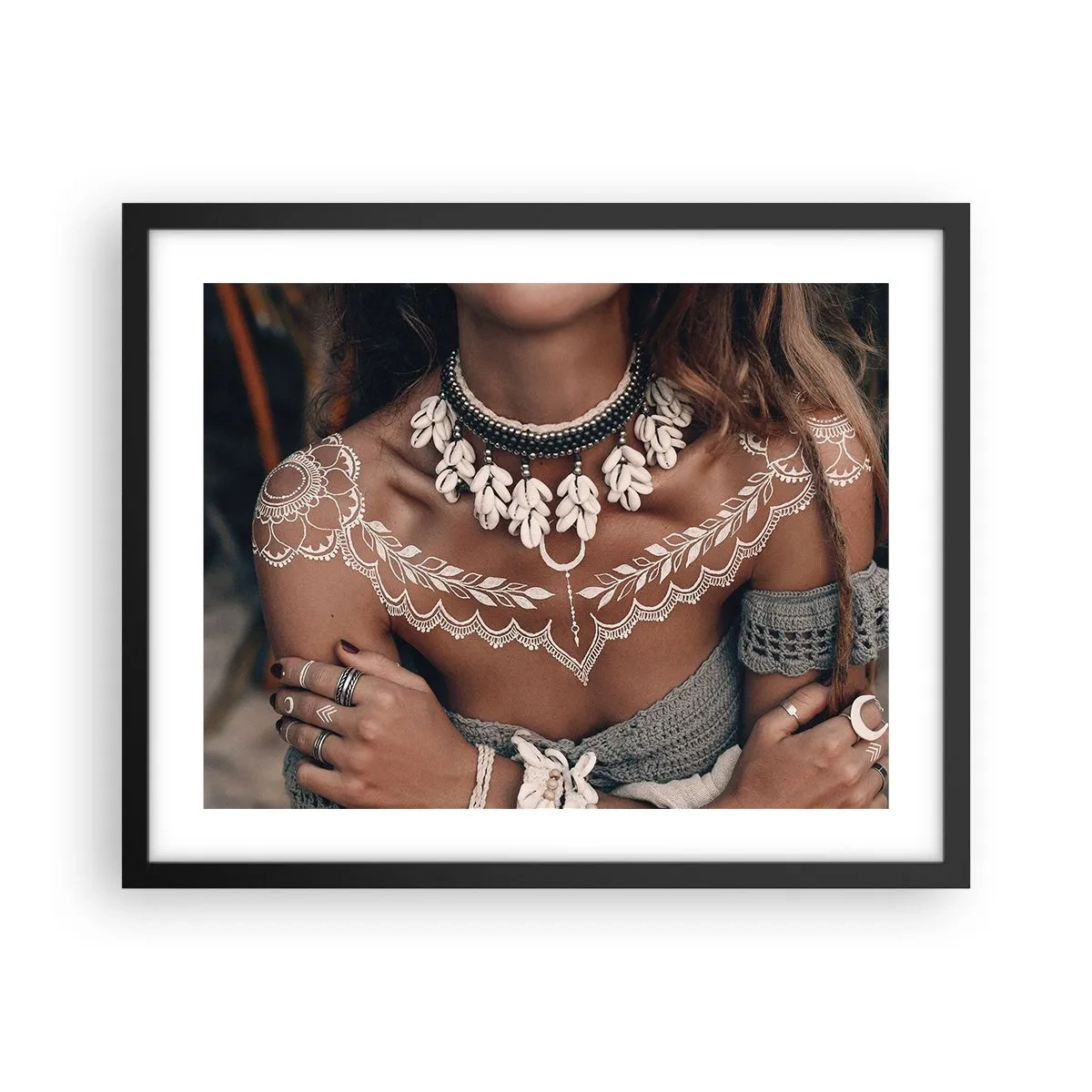 Pôster com moldura preta - Talismãs, rituais de feminilidade - 50x40 cm