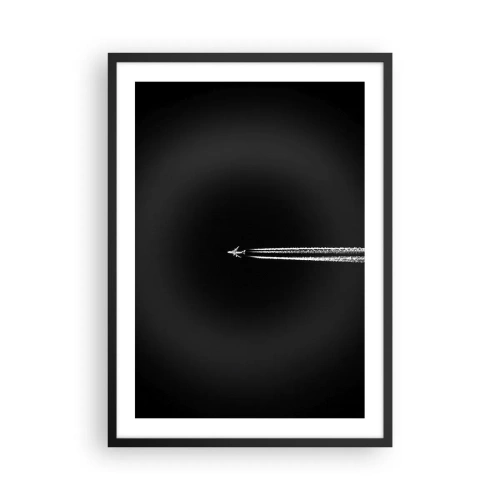 Pôster com moldura preta - Um avião voando contra um fundo preto, deixando rastros de condensação para trás. - 50x70cm - Em outra dimensão - Decoração de parede moderna para a sala de estar e quarto ARTTOR