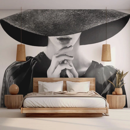 Papel de Parede Standard Eco - Beleza escondida - Mulher de chapéu, Mãos Femininas, Moda - 450x315 cm
