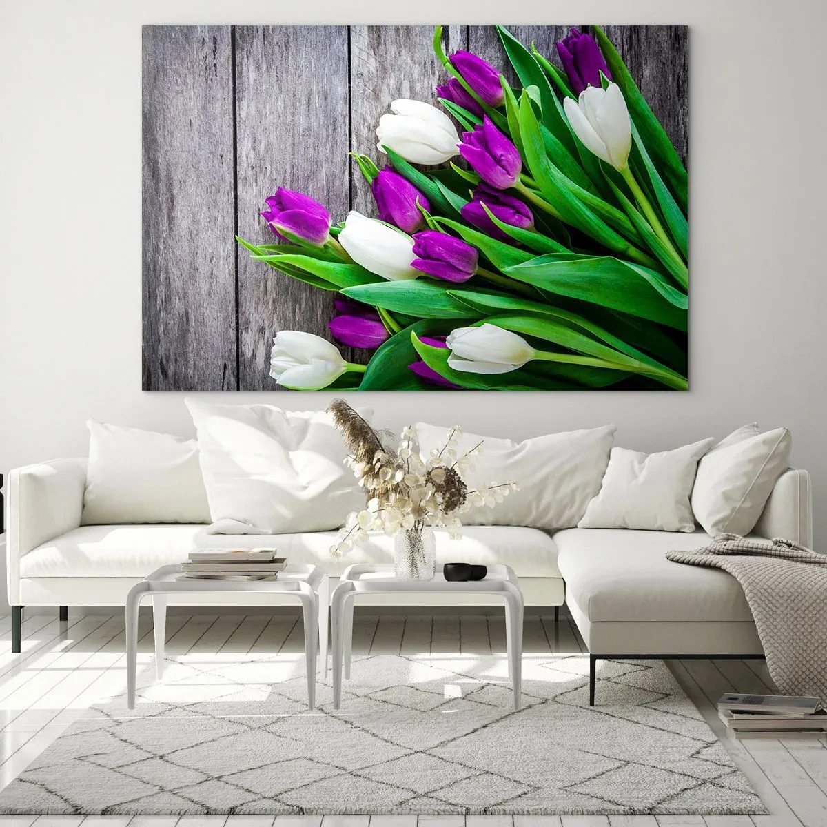 Quadro em vidro - Um buquê de tulipas roxas e brancas em um fundo de madeira - 70x50cm - No dia do feriado da primavera - Decoração de parede moderna para a sala de estar e quarto ARTTOR