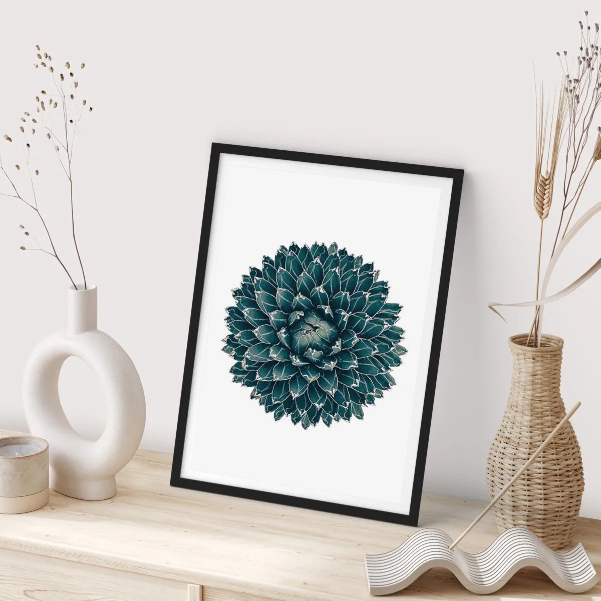 Pôster com moldura preta - Detalhe de uma suculenta com arranjo simétrico de folhas - 50x70cm - Estrela do Deserto - Decoração de parede moderna para a sala de estar e quarto ARTTOR