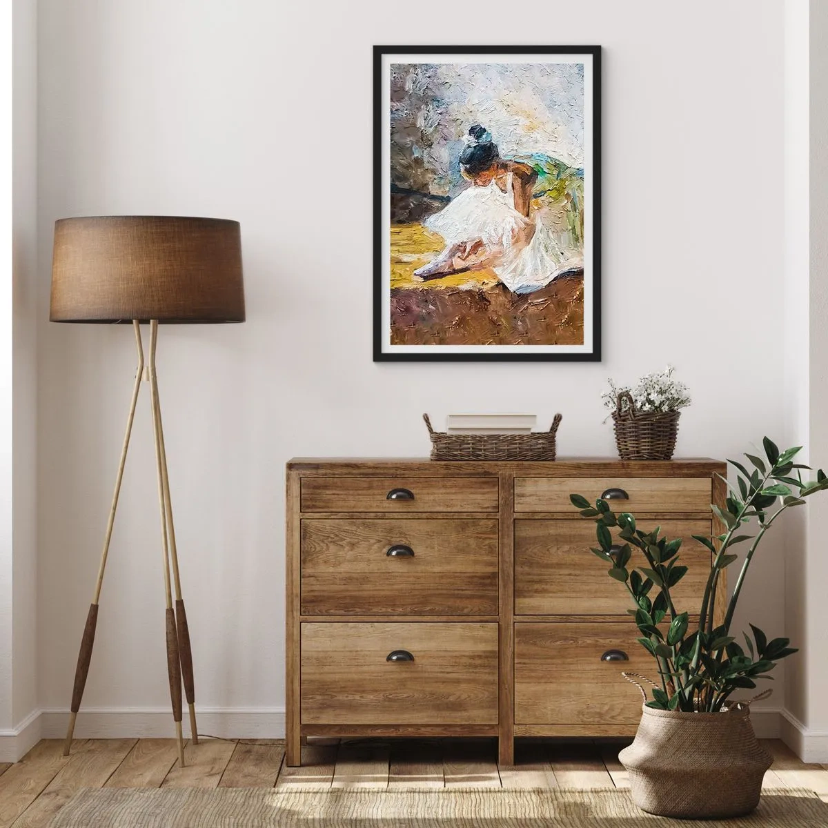 Pôster com moldura preta - Uma bailarina de vestido branco se inclina contra um cenário pictórico. - 50x70cm - Do quadro de Degas - Decoração de parede moderna para a sala de estar e quarto ARTTOR