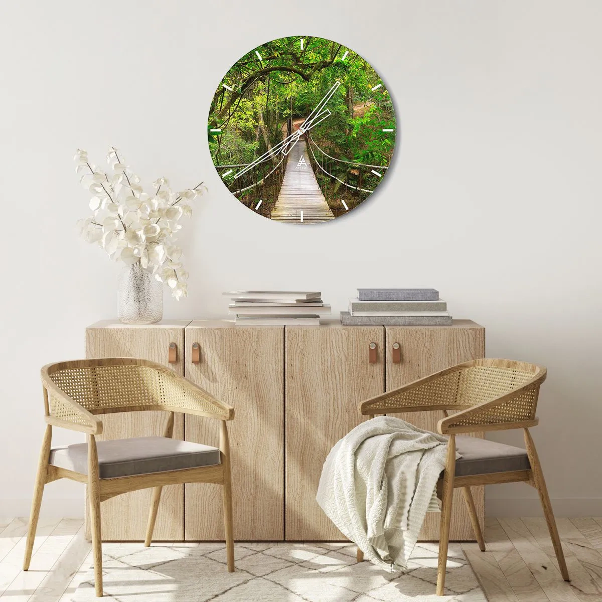 Relógio de parede - Relógio em vidro - Uma ponte de madeira suspensa em uma floresta verde - 30x30cm - Porque há uma videira a crescer no jardim - Decoração de parede moderna para a sala de estar, cozinha e quarto ARTTOR