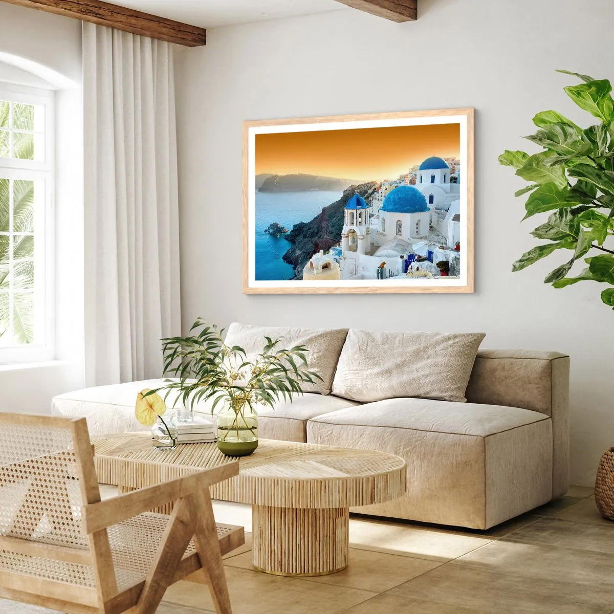 Pôster com moldura de carvalho claro - Santorini - abraçada às rochas - 70x50 cm