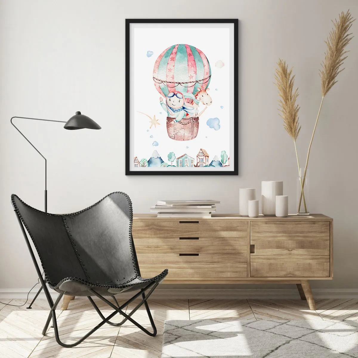 Pôster com moldura preta - Uma ilustração fofa de um ursinho de pelúcia voando em um balão sobre uma cidade - 50x70cm - Nós voltaremos em breve! - Decoração de parede moderna para a sala de estar e quarto ARTTOR