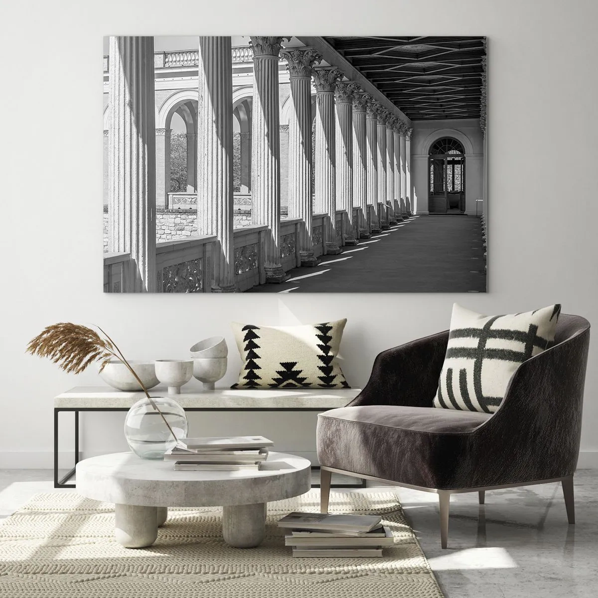 Quadro em vidro - Uma colunata em preto e branco com um jogo rítmico de luz e sombra - 70x50cm - Arcada ensolarada - Decoração de parede moderna para a sala de estar e quarto ARTTOR
