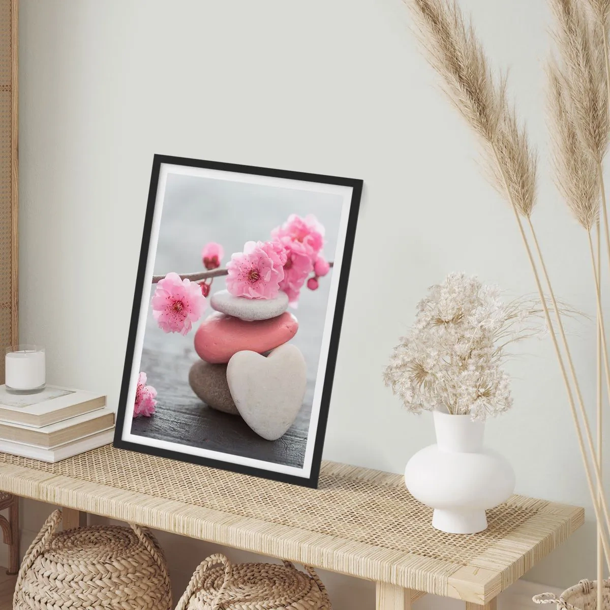 Pôster com moldura preta - Pedras em forma de coração com flores de cerejeira rosa - 50x70cm - Flor de cerejeira - Decoração de parede moderna para a sala de estar e quarto ARTTOR