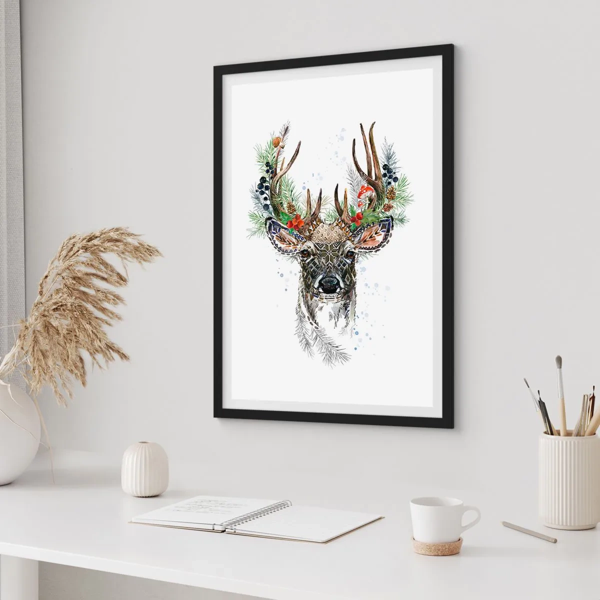 Pôster com moldura preta - Veado decorativo com ornamentos e detalhes florais - 50x70cm - Num manto festivo - Decoração de parede moderna para a sala de estar e quarto ARTTOR