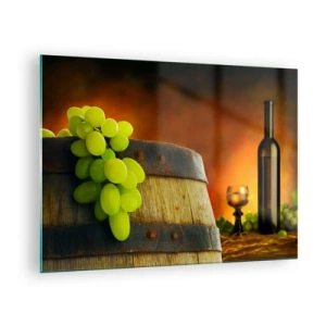 Quadro em vidro - Uvas em barril em ambiente rústico com vinho ao fundo - 70x50cm - Natureza morta com uma garrafa de vinho e um cacho de uvas - Decoração de parede moderna para a sala de estar e quarto ARTTOR