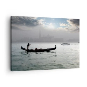 Quadro em tela - Uma gôndola desliza pelas águas de Veneza em uma manhã de neblina, com vista para a cidade. - 70x50cm - Uma cidade fabulosa feita de água e nevoeiro - Decoração de parede moderna para a sala de estar e quarto ARTTOR