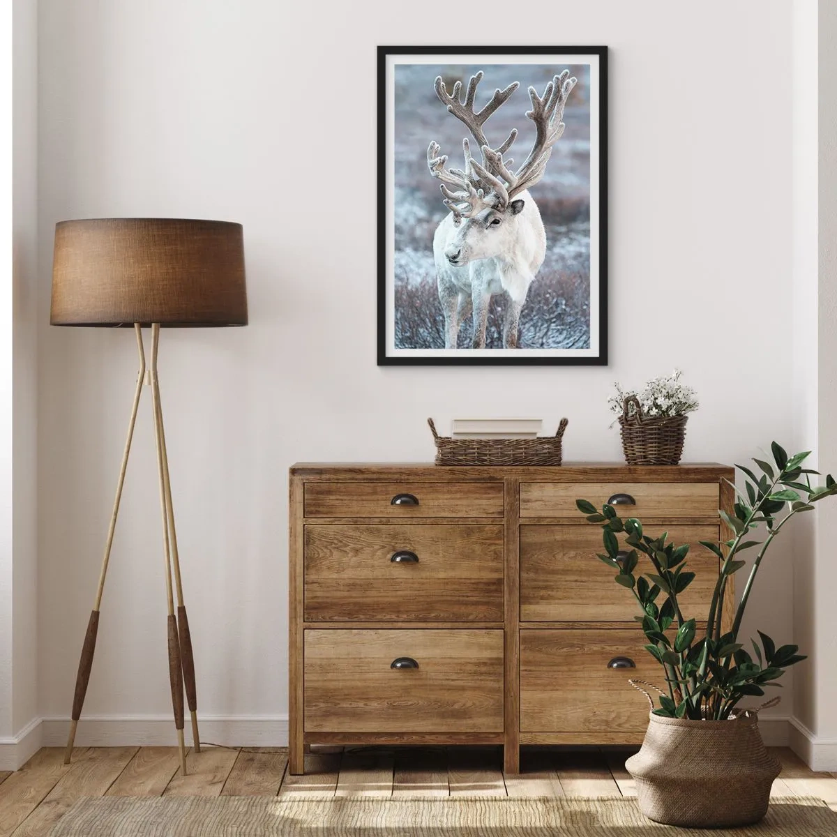 Pôster com moldura preta - Rena branca em uma paisagem de inverno - 50x70cm - Retrato ao sol - Decoração de parede moderna para a sala de estar e quarto ARTTOR