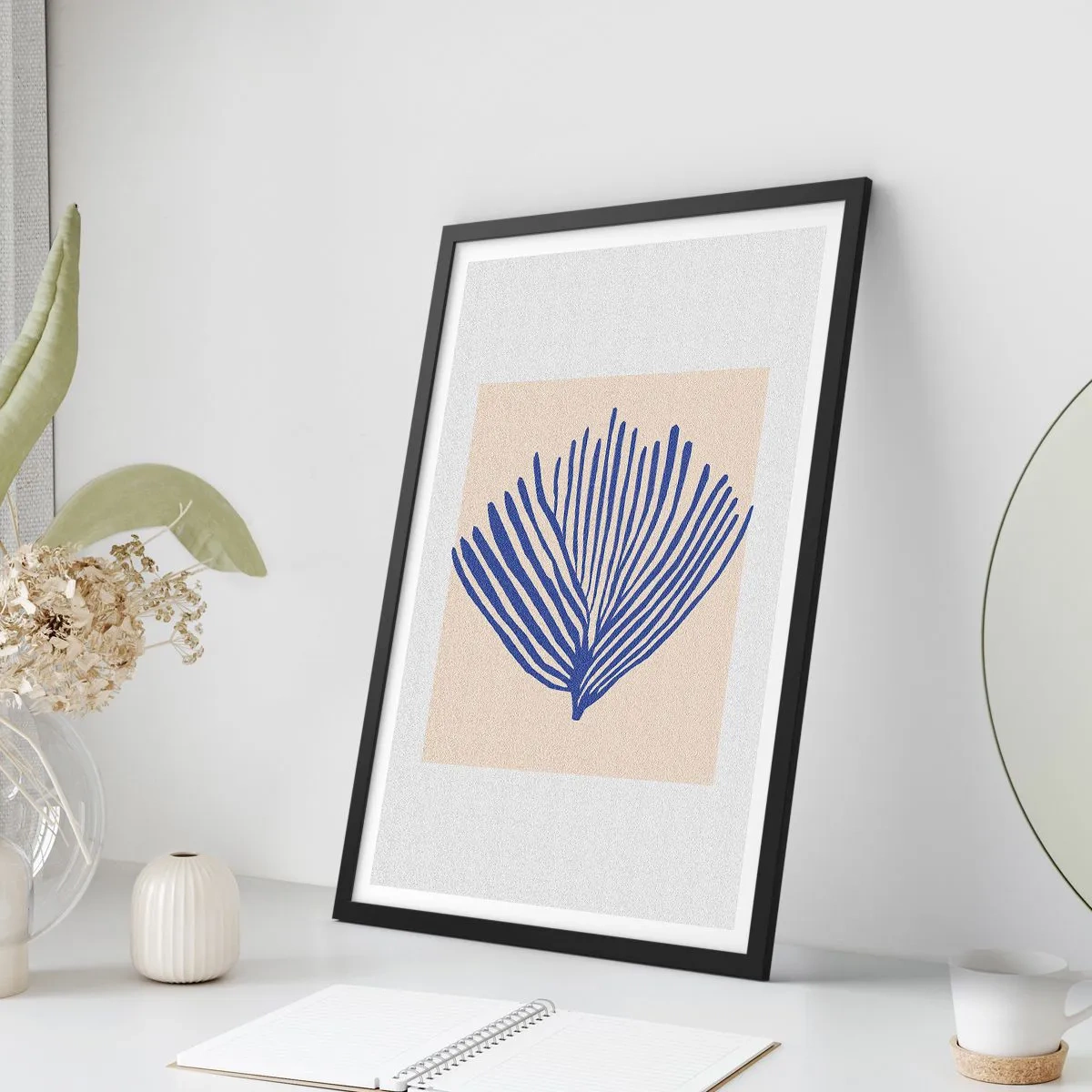 Pôster com moldura preta - Gráfico estilizado de uma planta marinha em forma de leque - 50x70cm - Ventilador azul - Decoração de parede moderna para a sala de estar e quarto ARTTOR