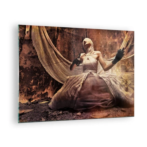 Quadro em vidro - Uma figura feminina em um ambiente artístico com tecidos - 70x50cm - Deusa do destino - Decoração de parede moderna para a sala de estar e quarto ARTTOR
