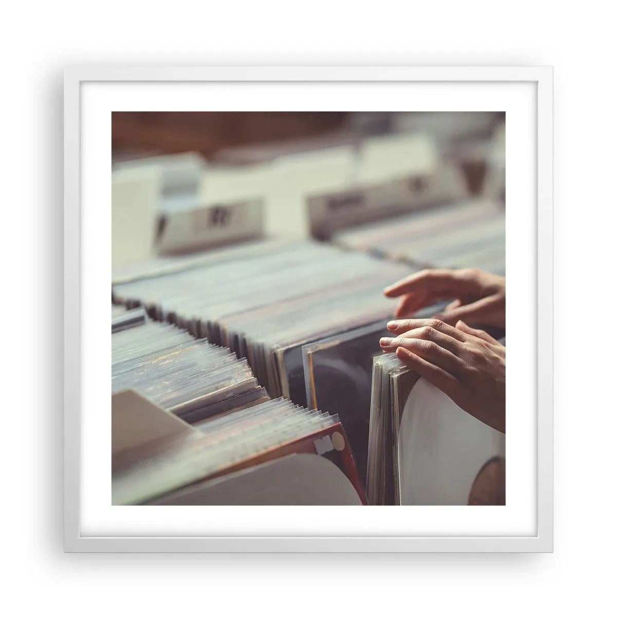 Pôster em moldura branca - Em busca de emoções - 50x50 cm