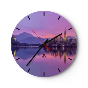 Relógio de parede - Relógio em vidro - Uma ilha com uma igreja em um lago ao entardecer com um céu roxo - 30x30cm - Ilha de conto de fadas ao anoitecer  - Decoração de parede moderna para a sala de estar, cozinha e quarto ARTTOR