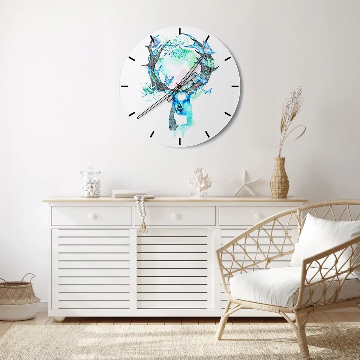 Relógio de parede - Relógio em vidro - Veado artístico com galhos e borboletas em fundo branco - 30x30cm - A força e a delicadeza da natureza - Decoração de parede moderna para a sala de estar, cozinha e quarto ARTTOR