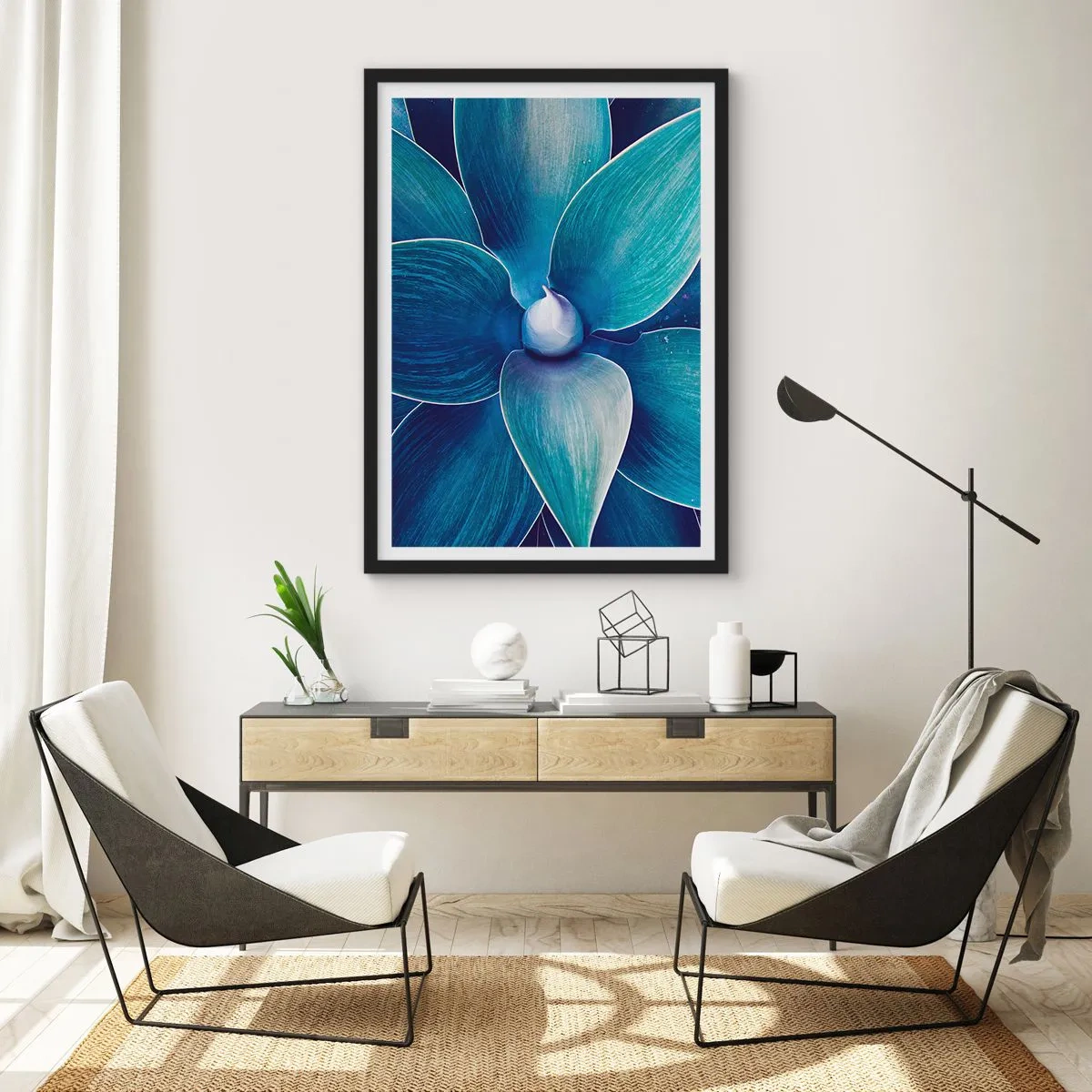 Pôster com moldura preta - Detalhe de uma grande flor em tons de azul - 50x70cm - O azul do céu - Decoração de parede moderna para a sala de estar e quarto ARTTOR