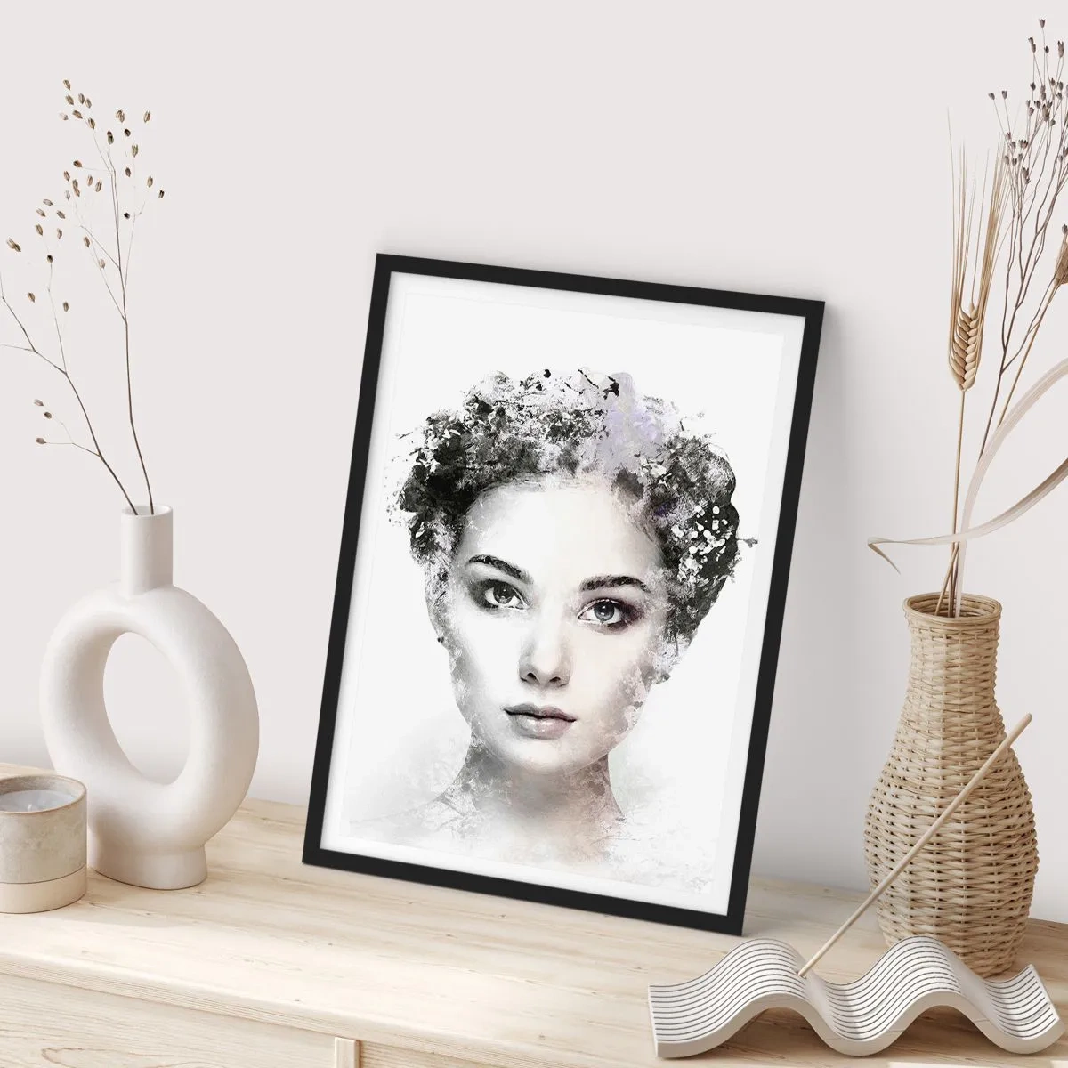 Pôster com moldura preta - Retrato artístico de uma mulher com elementos abstratos - 50x70cm - Um retrato extremamente elegante - Decoração de parede moderna para a sala de estar e quarto ARTTOR