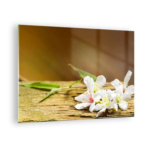 Quadro em vidro - Flores brancas em um fundo de madeira com luz quente - 70x50cm - Uma promessa inocente - Decoração de parede moderna para a sala de estar e quarto ARTTOR