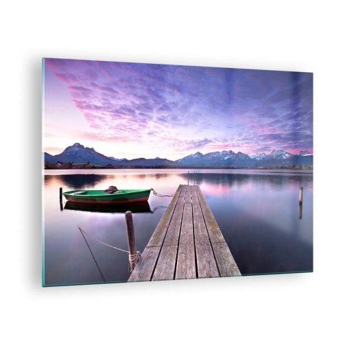 Quadro em vidro - Barco verde em um píer com um cenário de montanha ao nascer do sol - 70x50cm - Silêncio amigo - Decoração de parede moderna para a sala de estar e quarto ARTTOR