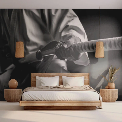 Papel de Parede Standard Eco - Um guerreiro de quimono segurando uma katana em uma cena dinâmica - 100x70cm - Alma guerreira - Decoração de parede moderna para a sala de estar e quarto ARTTOR