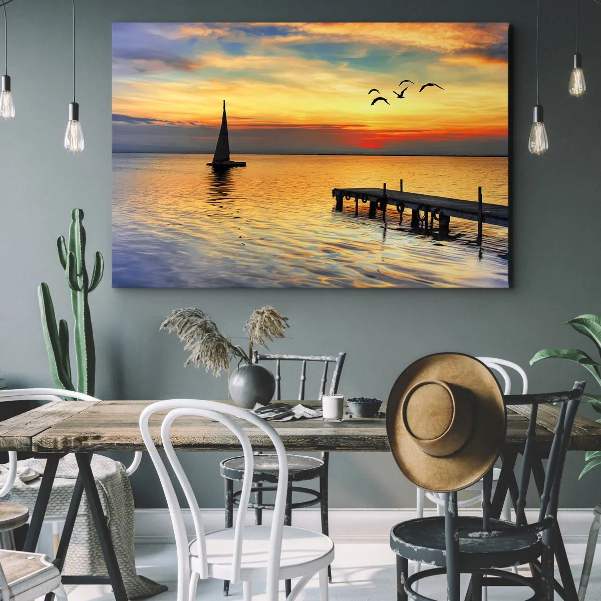 Quadro em tela - Pôr do sol com um veleiro e um píer em um lago calmo - 70x50cm - Regressos noturnos - Decoração de parede moderna para a sala de estar e quarto ARTTOR