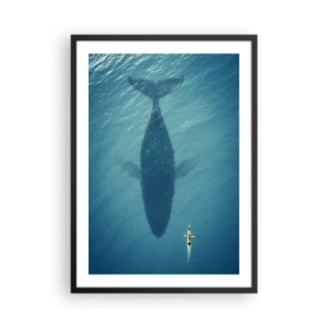 Pôster com moldura preta - Caiaque na água acima da sombra de uma enorme baleia - 50x70cm - Encontro no oceano - Decoração de parede moderna para a sala de estar e quarto ARTTOR