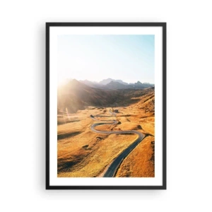 Pôster com moldura preta - Uma estrada sinuosa através de campos dourados iluminados pelo sol - 50x70cm - No Vale Dourado - Decoração de parede moderna para a sala de estar e quarto ARTTOR