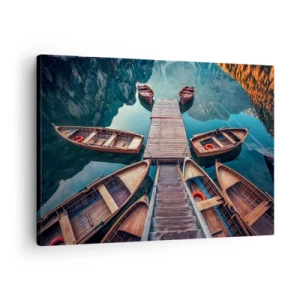 Quadro em tela - Barcos de madeira em um píer em um lago de montanha - 70x50cm - À espera na marina - Decoração de parede moderna para a sala de estar e quarto ARTTOR