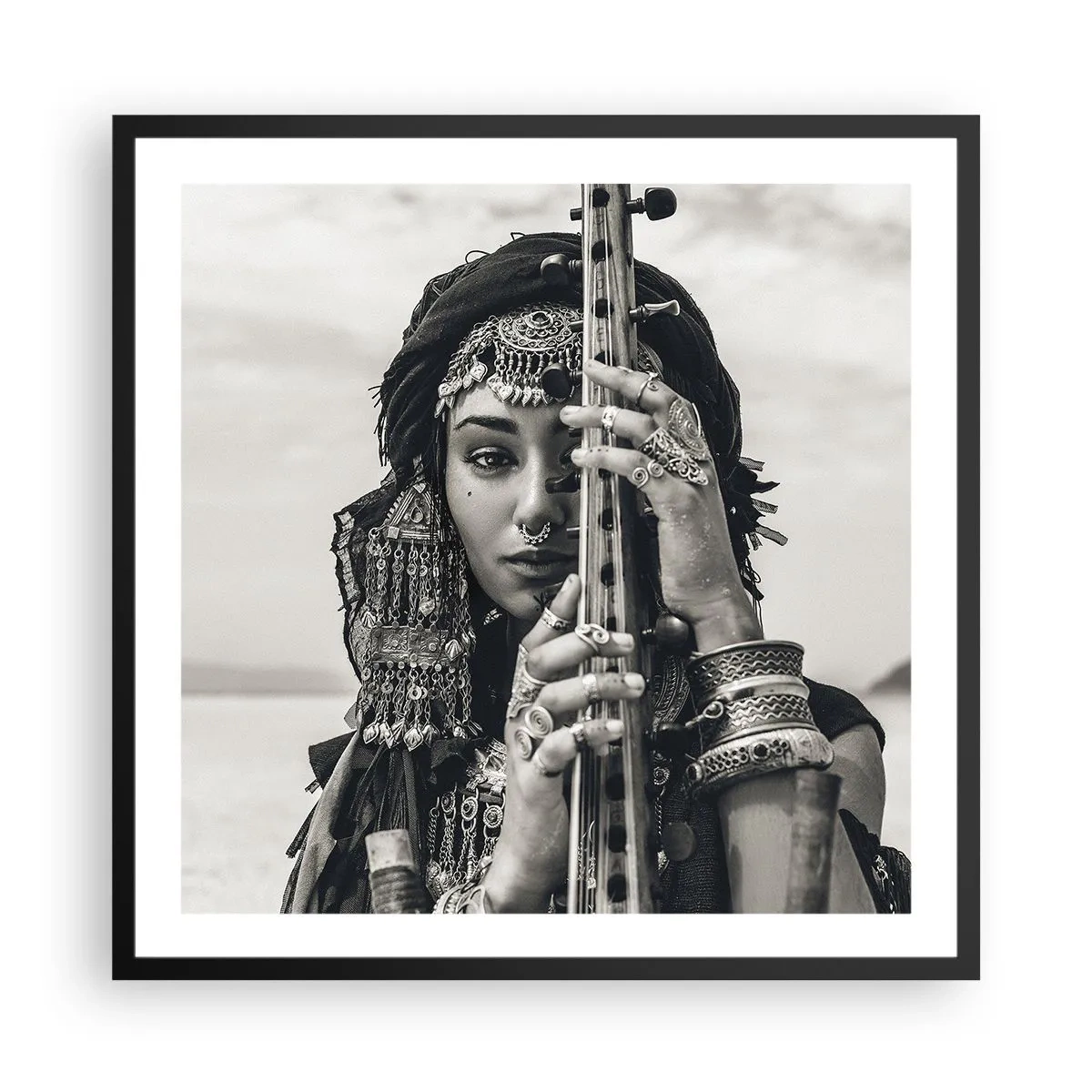 Pôster com moldura preta - A própria música oriental - 60x60 cm