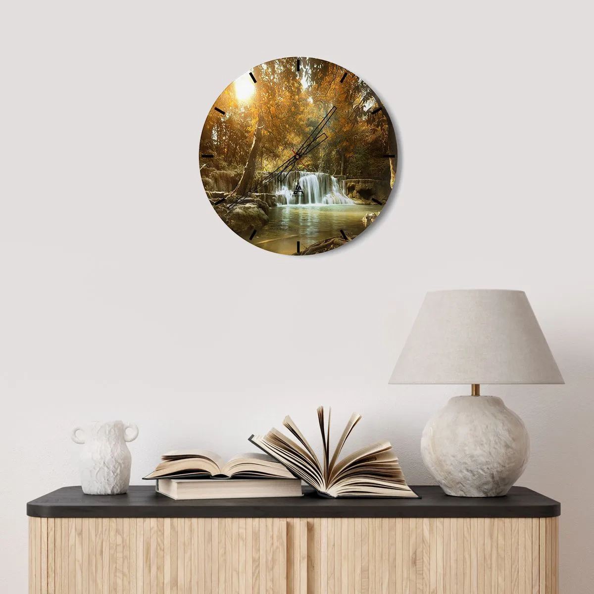 Relógio de parede - Relógio em vidro - Uma cachoeira pitoresca cercada por árvores de outono - 30x30cm - A cascata do parque - Decoração de parede moderna para a sala de estar, cozinha e quarto ARTTOR