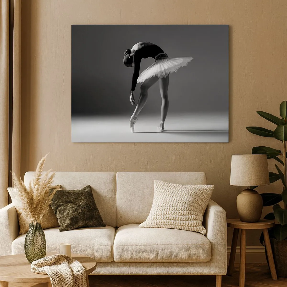 Quadro em tela - Uma bailarina em uma pose elegante contra um fundo preto e branco - 70x50cm - Bella balerina - Decoração de parede moderna para a sala de estar e quarto ARTTOR
