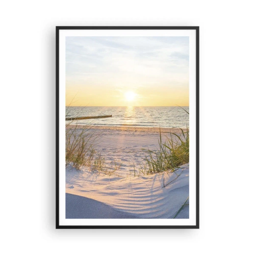 Pôster com moldura preta - O som do mar, o canto dos pássaros, a praia selvagem entre a relva... - 70x100 cm