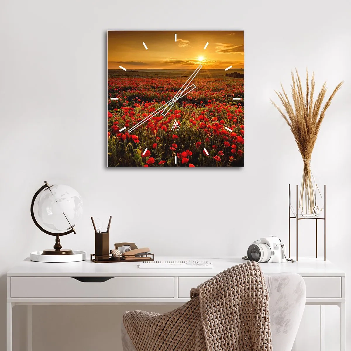 Relógio de parede - Relógio em vidro - Entre o farfalhar da onda de prados, entre o dilúvio das flores - 30x30 cm