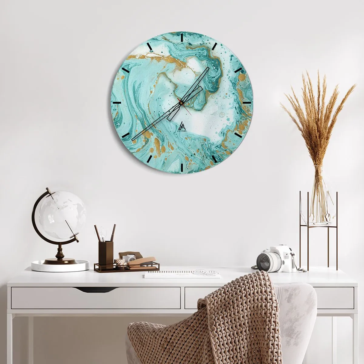 Relógio de parede - Relógio em vidro - Padrão abstrato em tons de turquesa - 30x30cm - Sob a grande onda do período Edo - Decoração de parede moderna para a sala de estar, cozinha e quarto ARTTOR