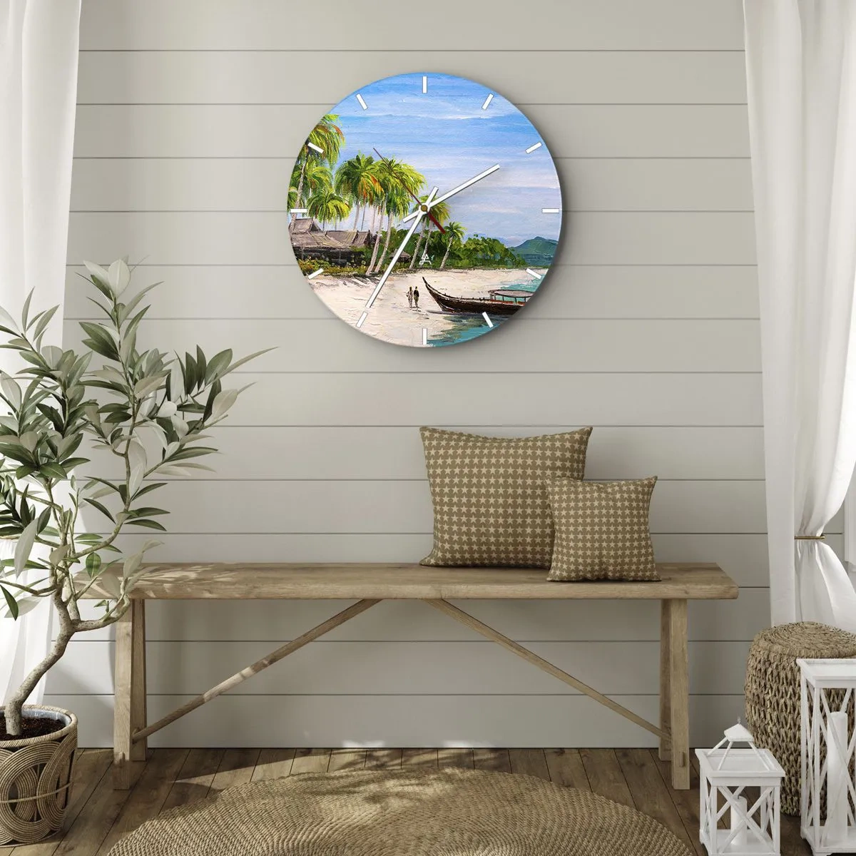 Relógio de parede - Relógio em vidro - Uma praia com palmeiras, um barco e edifícios exóticos ao fundo - 30x30cm - Um sonho exótico - Decoração de parede moderna para a sala de estar, cozinha e quarto ARTTOR