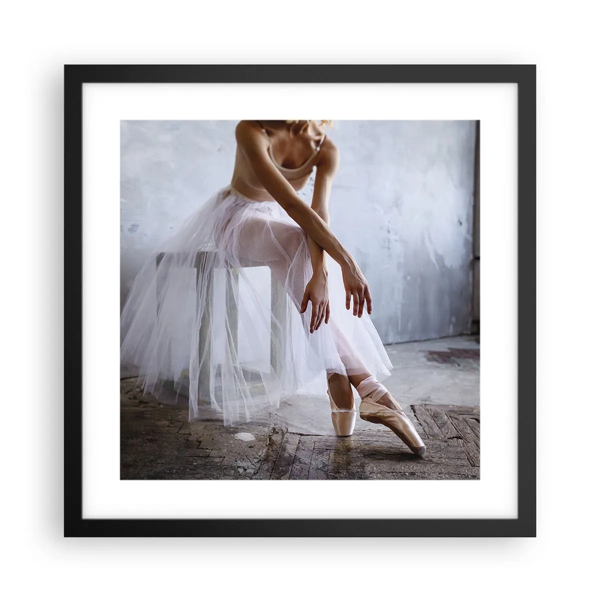 Pôster com moldura preta - Antes das luzes da ribalta ascenderem - 40x40 cm