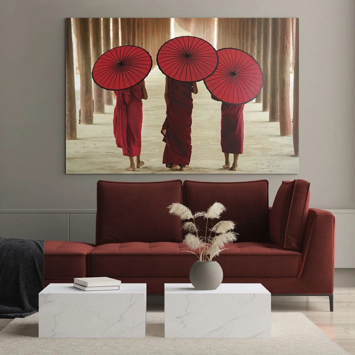 Quadro em vidro - Monges com guarda-chuvas vermelhos caminhando por um corredor de madeira - 70x50cm - A caminho da Terra Pura - Decoração de parede moderna para a sala de estar e quarto ARTTOR