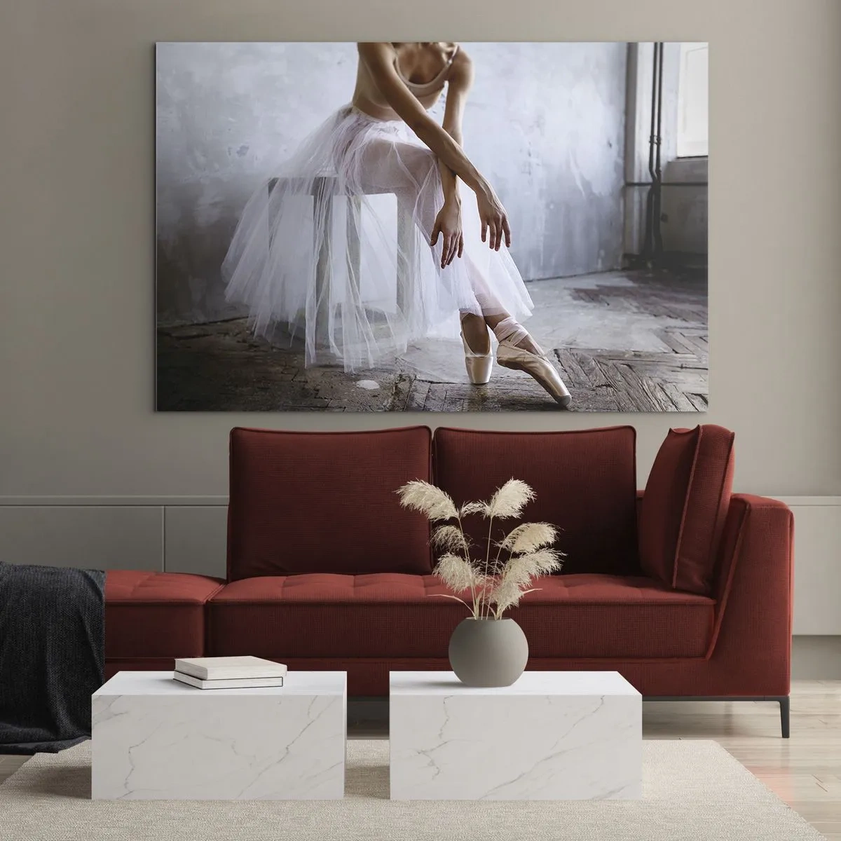 Quadro em vidro - Uma bailarina com saia de tule descansa no corredor - 70x50cm - Antes das luzes da ribalta ascenderem - Decoração de parede moderna para a sala de estar e quarto ARTTOR