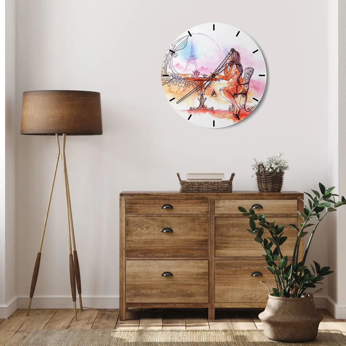 Relógio de parede - Relógio em vidro - Uma mulher em uma mesa com vista para a Torre Eiffel em tons pastel - 30x30cm - Elegância parisiense - Decoração de parede moderna para a sala de estar, cozinha e quarto ARTTOR